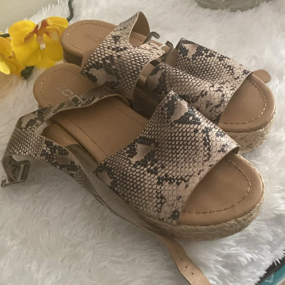 Elegant Snakeskin Espadrille Sandals